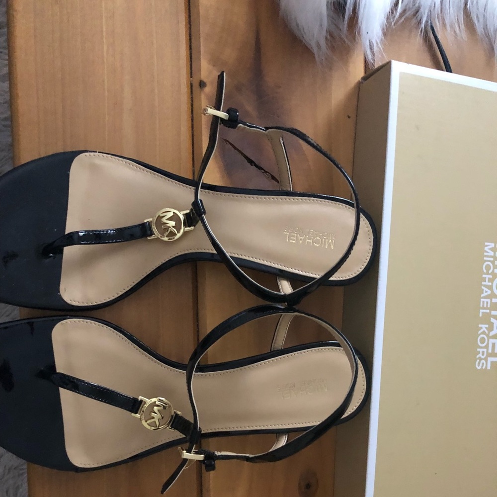 Micheal Kors sandals black and gold